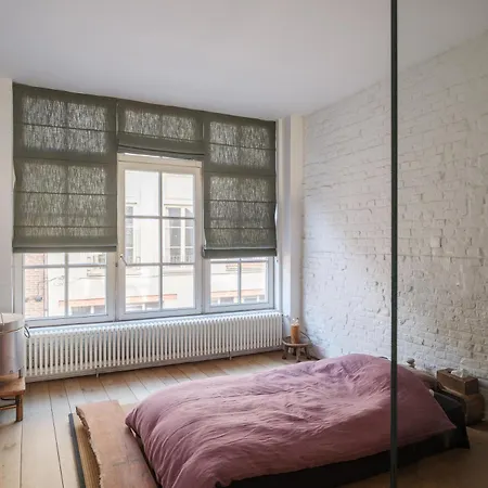 Brooklyn Five Apartment *